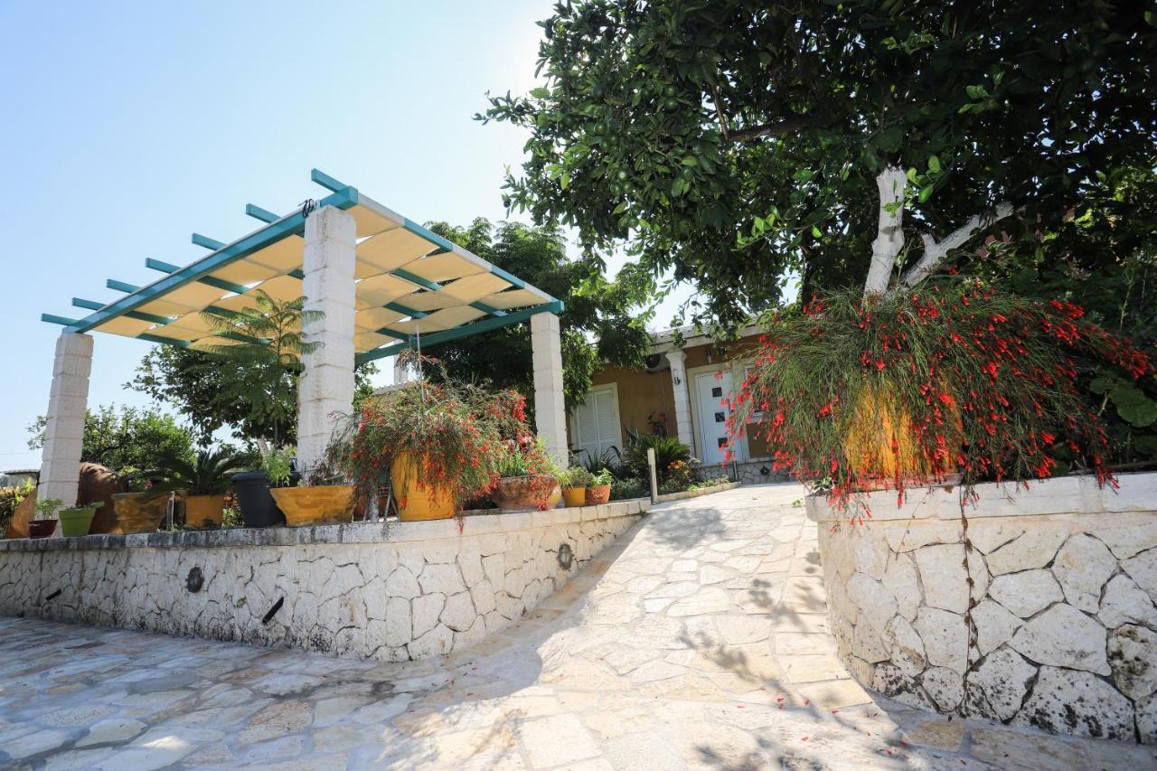 Iris Apartment Near Corfu Town Kontokali Exterior photo