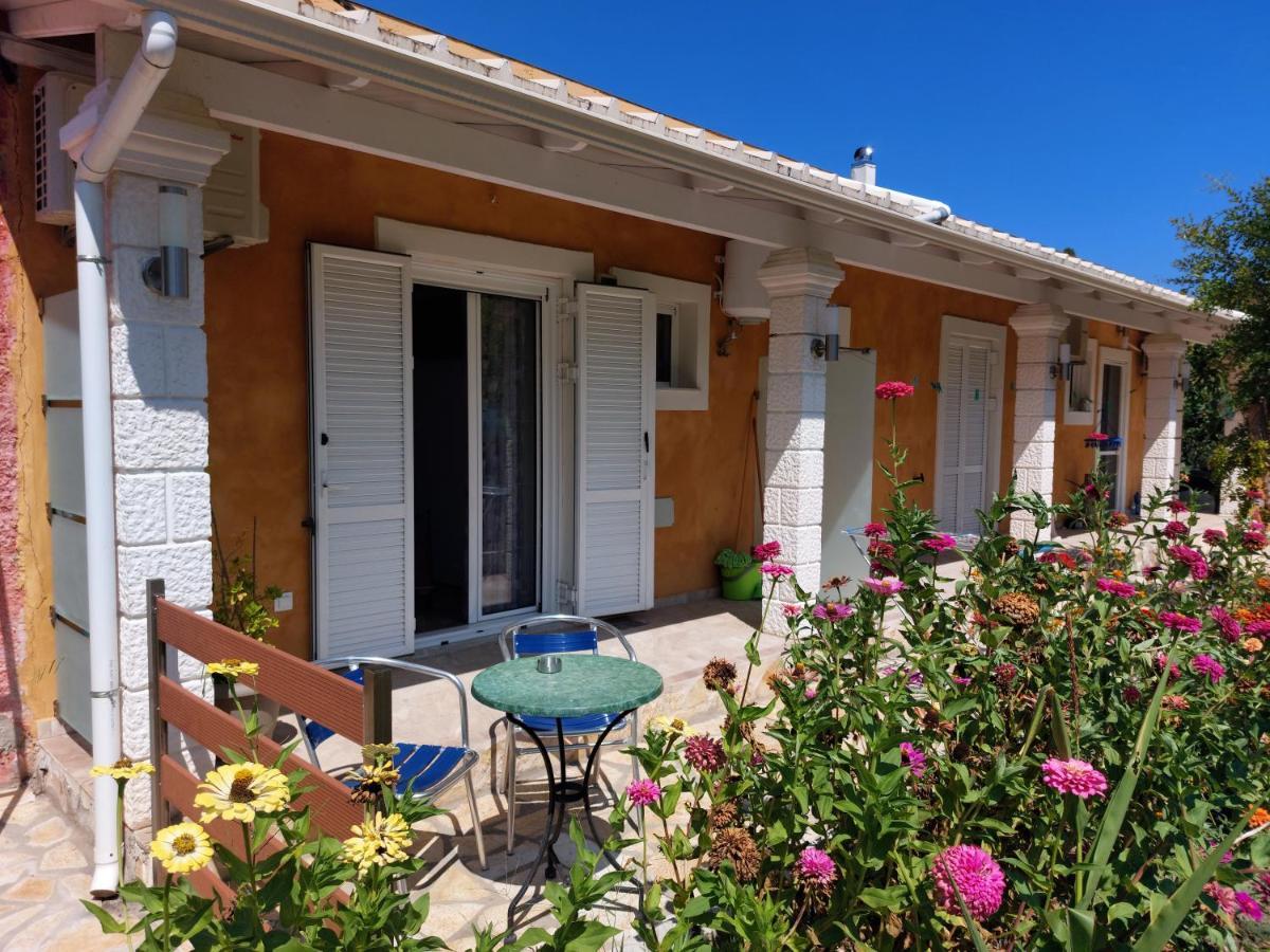 Iris Apartment Near Corfu Town Kontokali Exterior photo