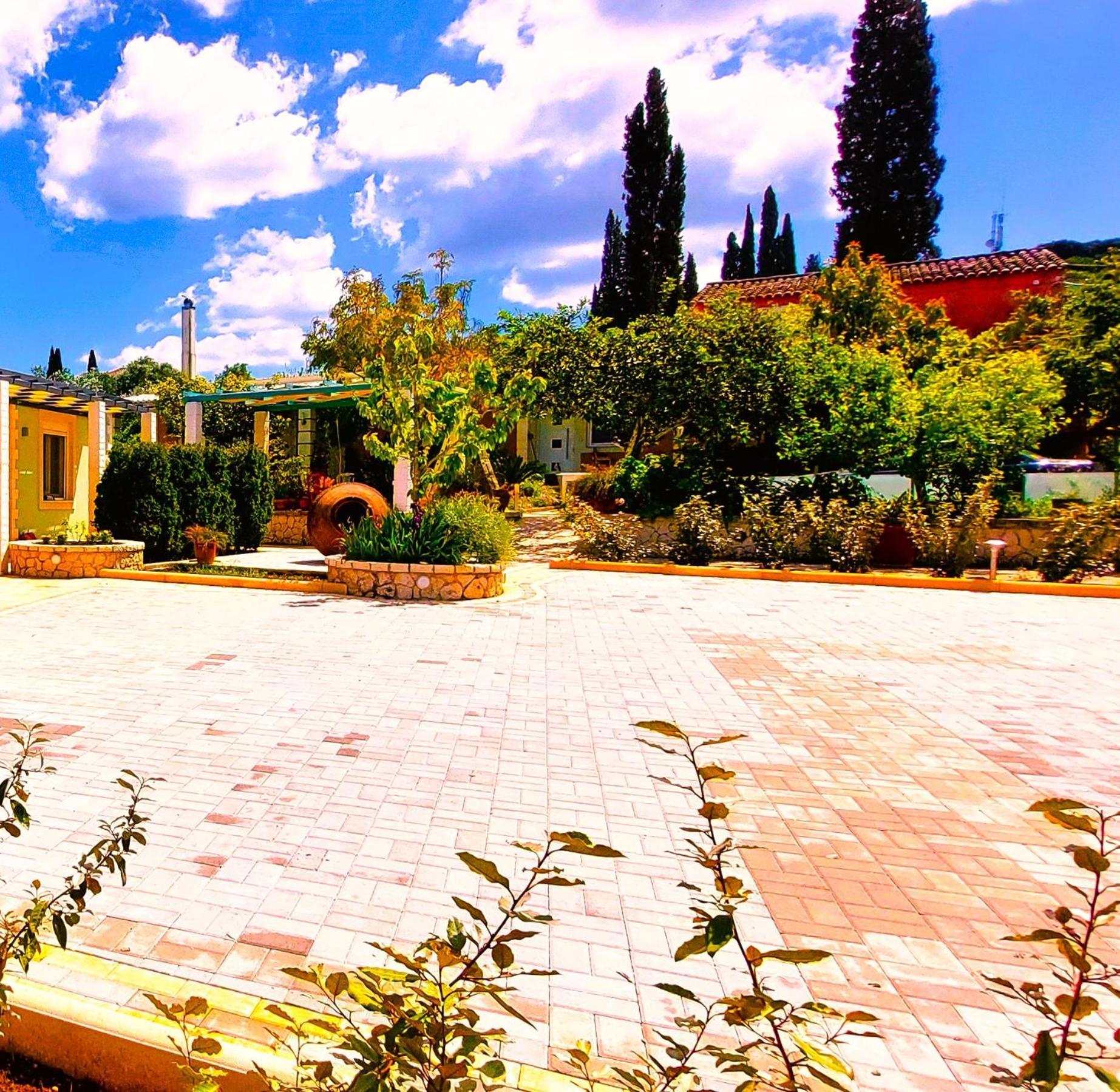 Iris Apartment Near Corfu Town Kontokali Exterior photo